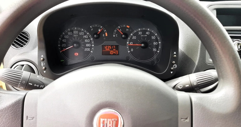 Fiat Panda cena 13300 przebieg: 123000, rok produkcji 2009 z Zwoleń małe 326